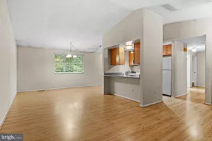 8406 Rainbow Bridge Ln, Springfield, VA 22153 - Photo 5