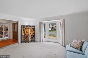 11670 Gilman Ln, Herndon, VA 20170 - Photo 9