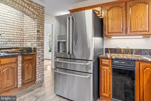 11670 Gilman Ln, Herndon, VA 20170 - Photo 19