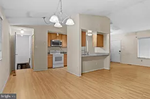 8406 Rainbow Bridge Ln, Springfield, VA 22153 - Photo 3