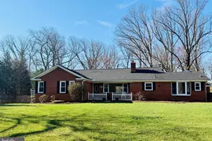 8509 Crestview Dr, Fairfax, VA 22031 - Photo 1