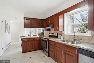 8509 Crestview Dr, Fairfax, VA 22031 - Photo 17