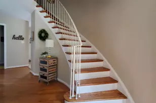 8502 Lakinhurst Ln, Springfield, VA 22152 - Photo 9