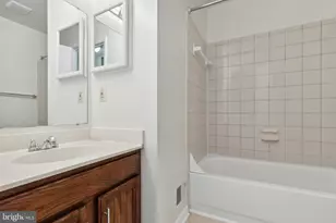 3093 Winter Pine Ct, Fairfax, VA 22031 - Photo 9