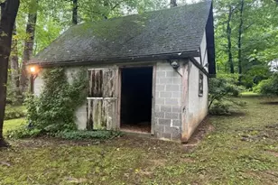 4728 Groves Ln, Fairfax, VA 22030 - Photo 5