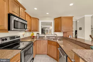 11806 Green Look Pl, Fairfax, VA 22033 - Photo 17