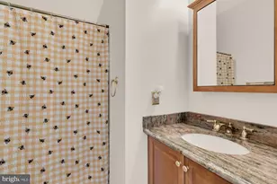 11806 Green Look Pl, Fairfax, VA 22033 - Photo 25