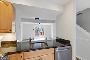 8504 Blue Rock Ln, Lorton, VA 22079 - Photo 17