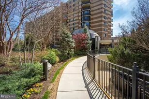 8380 Greensboro Dr, McLean, VA 22102 - Photo 35