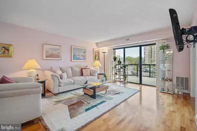 8380 Greensboro Drive #303, McLean, VA 22102 - Photo 7