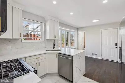 6815 Rolling Road, Springfield, VA 22152 - Photo 19