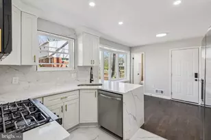 6815 Rolling Rd, Springfield, VA 22152 - Photo 19