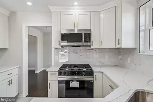 6815 Rolling Rd, Springfield, VA 22152 - Photo 17