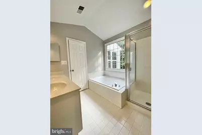 6252 Windham Hill Run, Alexandria, VA 22315 - Photo 13