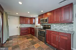 12827 Fantasia Dr, Herndon, VA 20170 - Photo 13