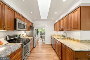 6800 Seton Ct, Springfield, VA 22152 - Photo 5