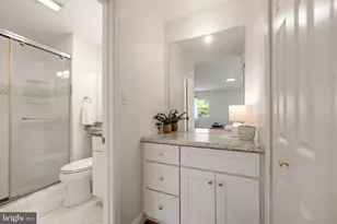 6800 Seton Ct, Springfield, VA 22152 - Photo 21