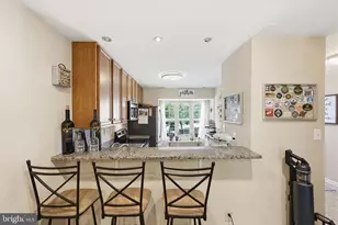 4037 Summer Hollow Ct, Chantilly, VA 20151 - Photo 11