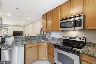 4037 Summer Hollow Court #158-G, Chantilly, VA 20151 - Photo 5