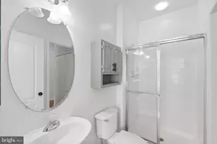 2372 Woodland Pond Ln, Herndon, VA 20171 - Photo 11