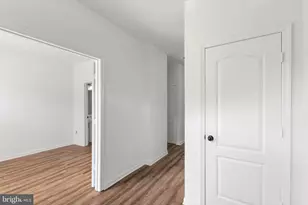 2372 Woodland Pond Ln, Herndon, VA 20171 - Photo 7