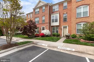 2372 Woodland Pond Ln, Herndon, VA 20171 - Photo 3