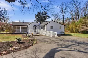 7343 Calvert St, Annandale, VA 22003 - Photo 3