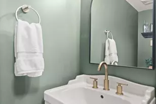 8610 Rocky Gap Ct, Lorton, VA 22079 - Photo 9