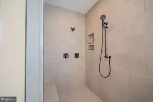 2424 Carey Ln, Vienna, VA 22181 - Photo 19