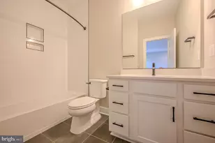 2424 Carey Ln, Vienna, VA 22181 - Photo 25