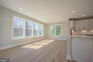 2424 Carey Ln, Vienna, VA 22181 - Photo 11