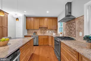 9701 Tree Hollow Ct, Fairfax Station, VA 22039 - Photo 21