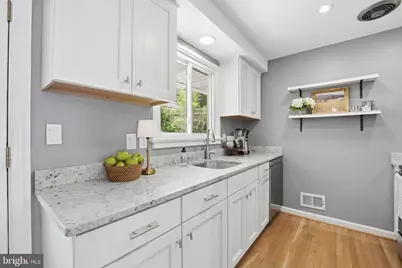 7107 Woodley Lane, Falls Church, VA 22042 - Photo 9