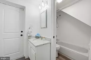 7107 Woodley Ln, Falls Church, VA 22042 - Photo 21