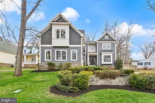 118 Oak St SW, Vienna, VA 22180 - Photo 3