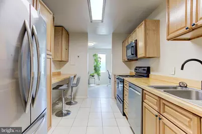 509 Florida Avenue #T4, Herndon, VA 20170 - Photo 5
