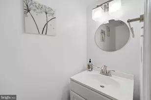 5672 Kirkham Ct, Springfield, VA 22151 - Photo 27