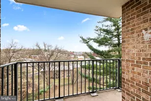 2300 Pimmit Dr, Falls Church, VA 22043 - Photo 9