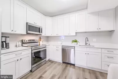 11564 Rolling Green Court #12/301B, Reston, VA 20191 - Photo 5