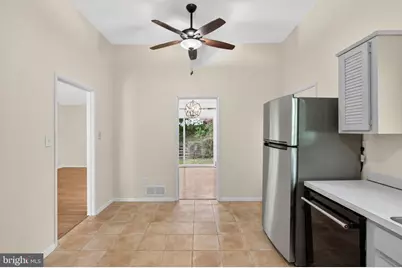 7818 Glenister Drive, Springfield, VA 22152 - Photo 11