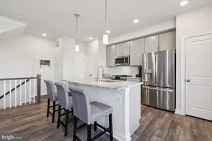 2390 Stella Pl, Alexandria, VA 22303 - Photo 5