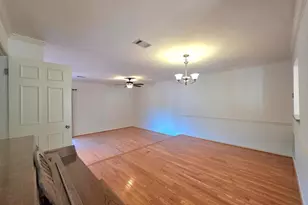 5939 Heatherwood Ct, Alexandria, VA 22310 - Photo 9