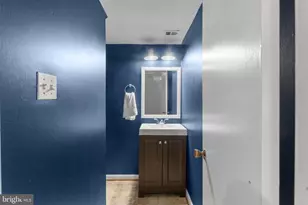 14710 Bentley Square, Centreville, VA 20120 - Photo 33