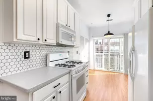 11622 Cavalier Landing Ct, Fairfax, VA 22030 - Photo 11