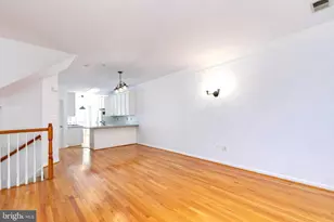 11622 Cavalier Landing Ct, Fairfax, VA 22030 - Photo 7