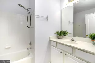 11622 Cavalier Landing Ct, Fairfax, VA 22030 - Photo 21