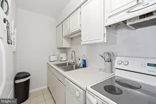 5911 Prince James Dr, Springfield, VA 22152 - Photo 9