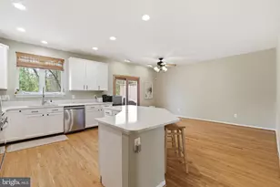 5146 Ballycastle Cir, Alexandria, VA 22315 - Photo 17