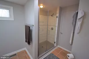 8811 Badger Dr, Alexandria, VA 22309 - Photo 15