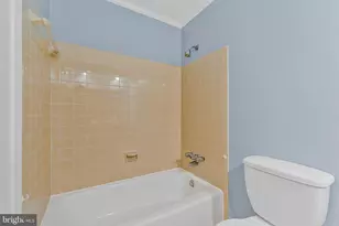 8203 Galahad Ct, Annandale, VA 22003 - Photo 25